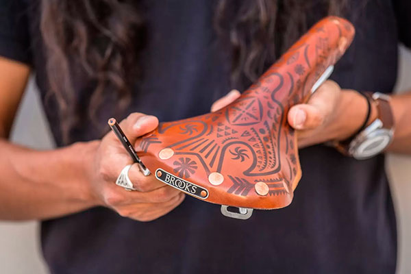 Обзор седла Swift от коллаборации Brooks и Vault